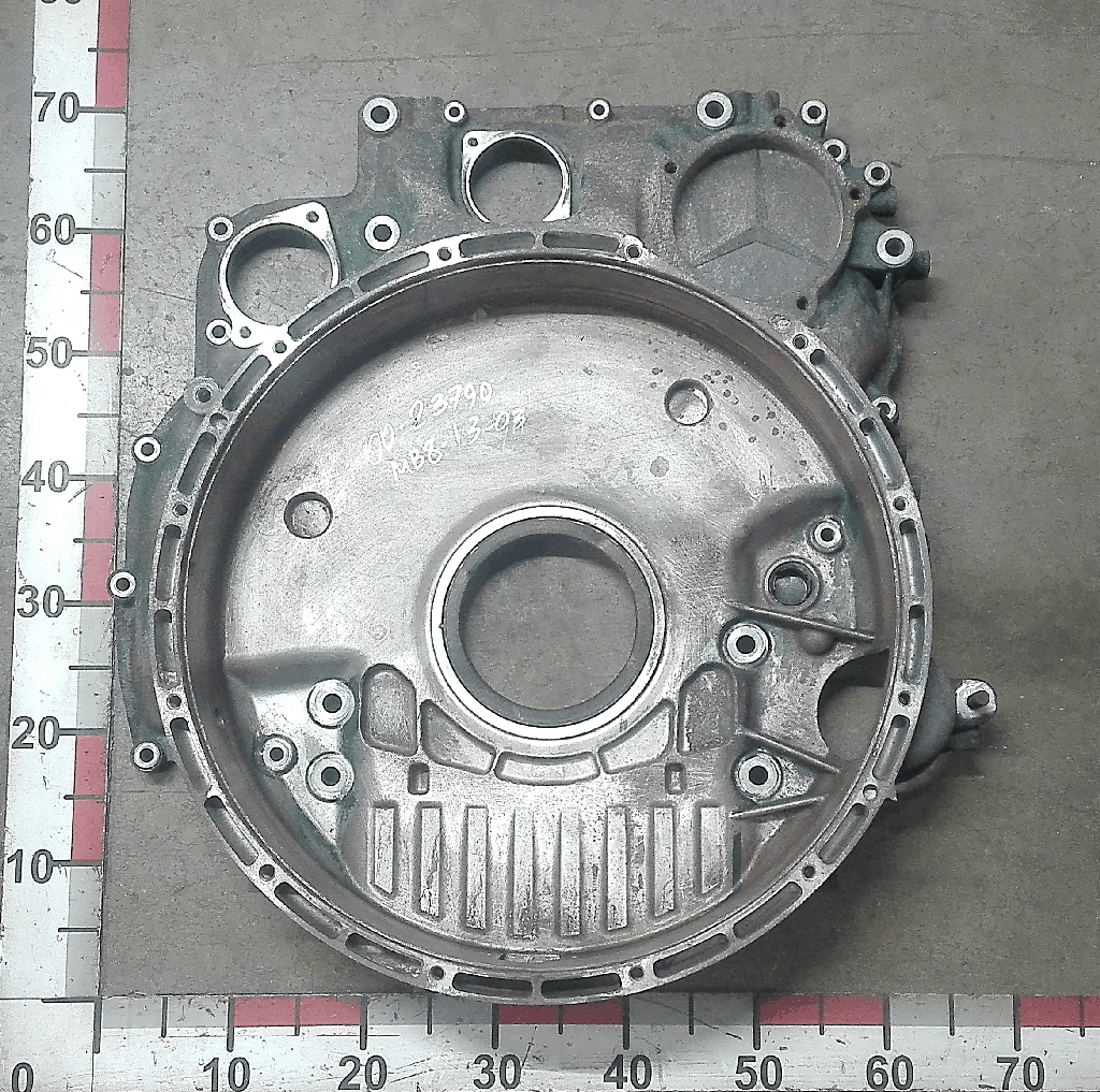 Кожух маховика OM471 б/у