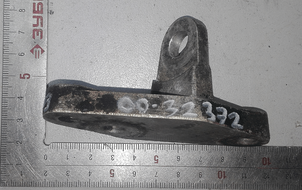 Кронштейн трубки воздушного компрессора б/у