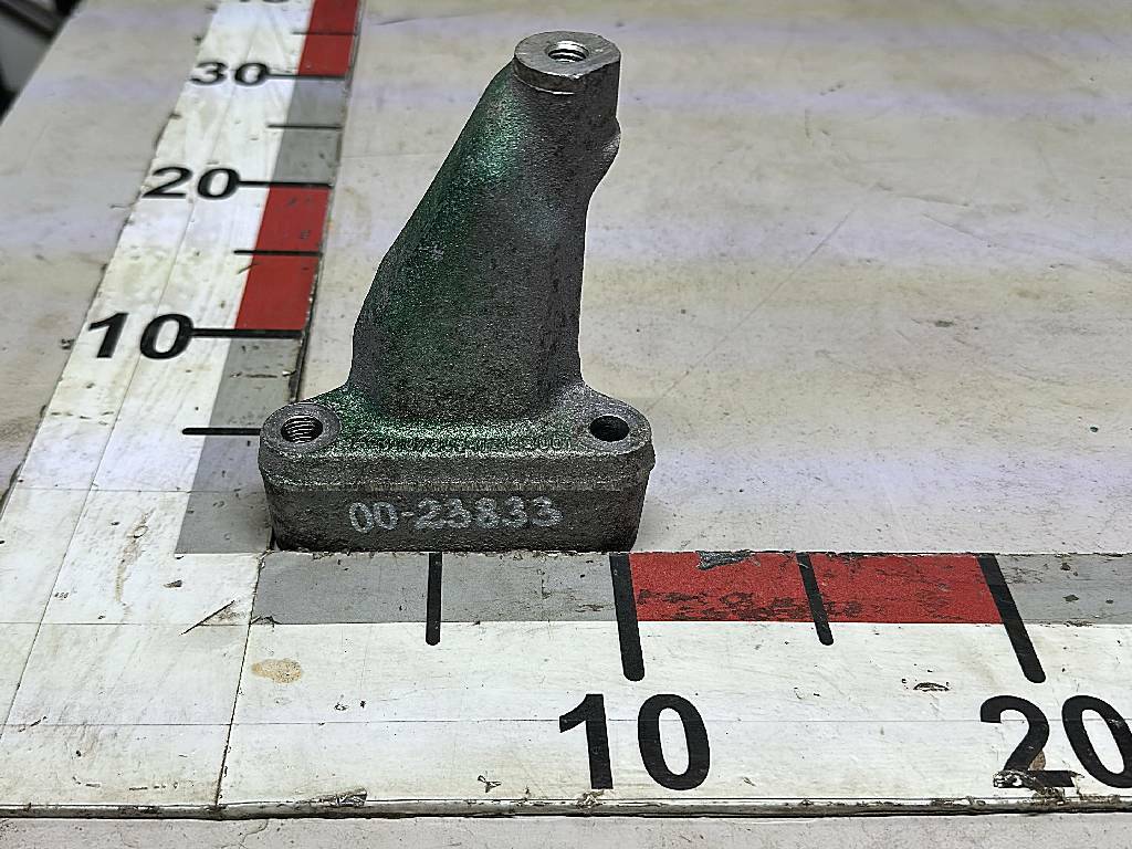 Кронштейн корпуса топливного фильтра OM471 б/у