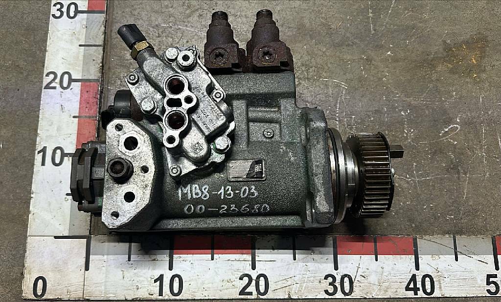 Топливный насос высокого давления OM471 б/у