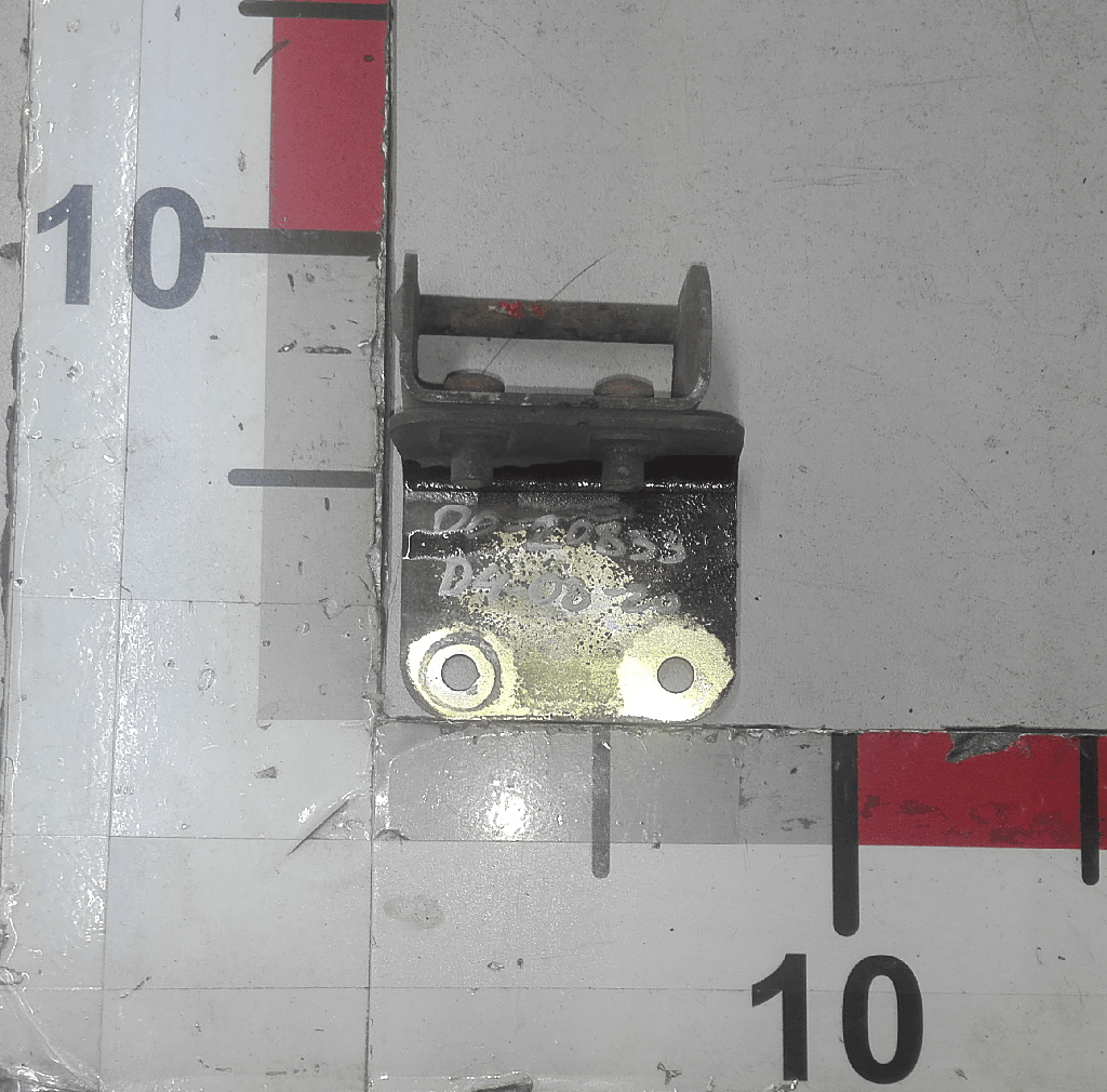 Ответная часть правого замка капота б/у