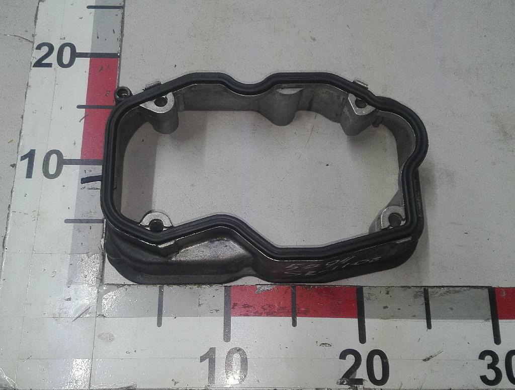 Проставка крышки клапанов DC1215 б/у