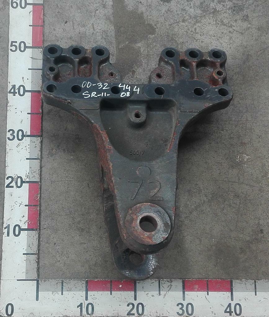 Кронштейн задней рессоры б/у