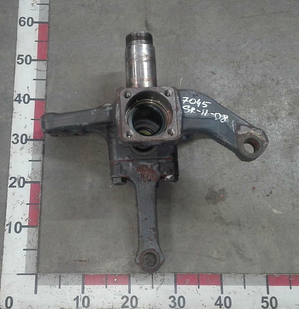 Кулак поворотный левый б/у