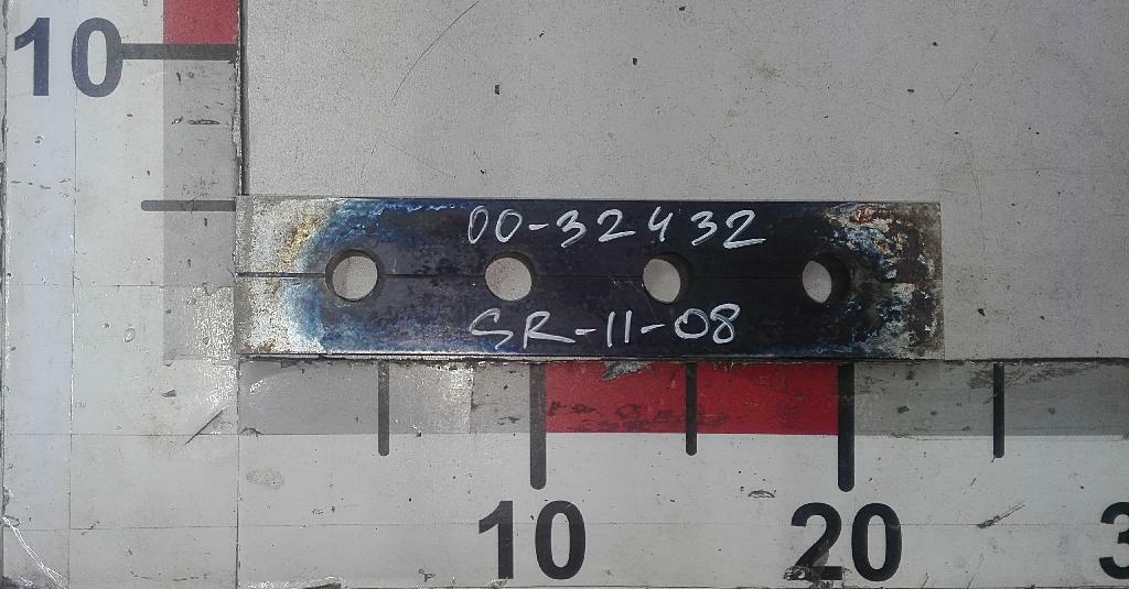 Проставка кронштейна топливного бака б/у