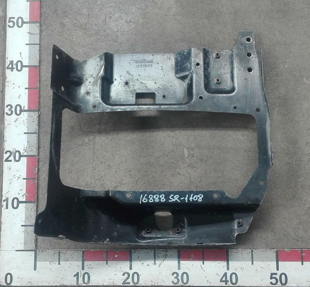 Кронштейн правой фары б/у