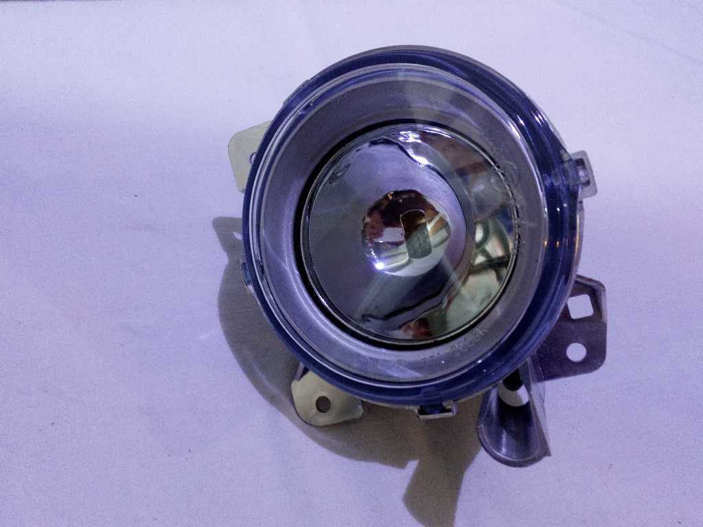 Фара дальнего света правая