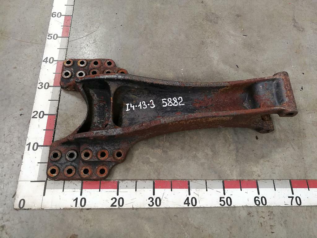 Кронштейн задней реактивной тяги б/у