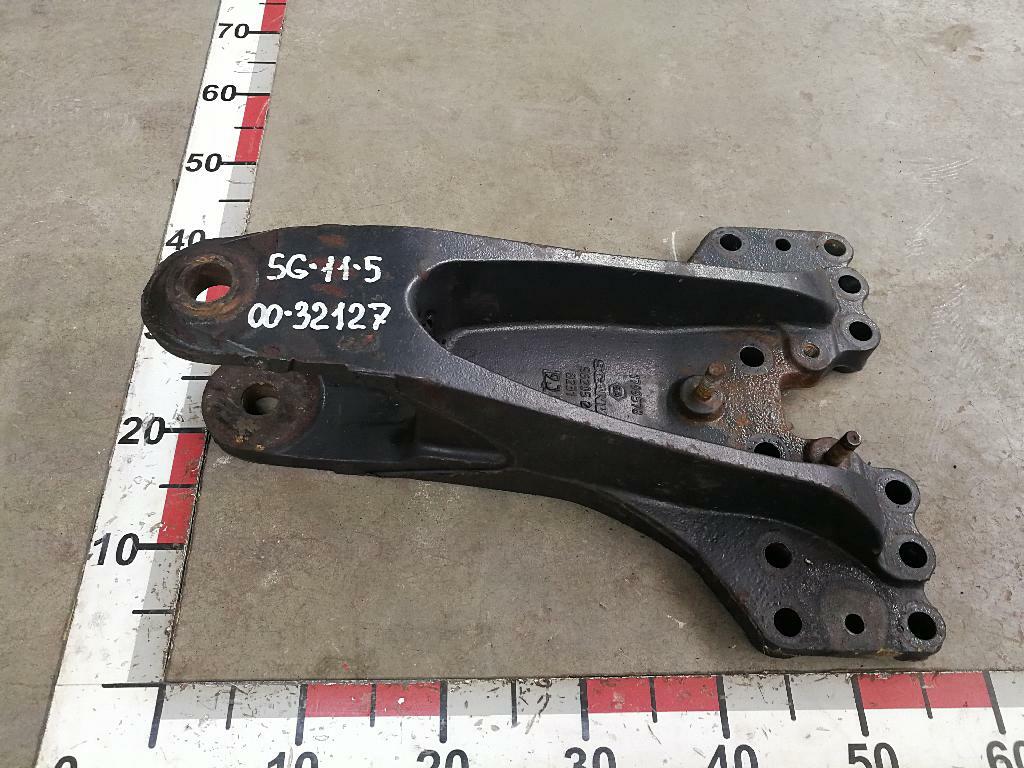 Кронштейн задней рессоры б/у