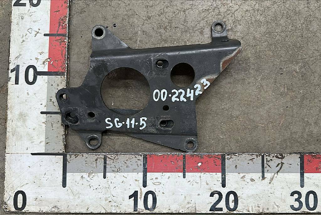 Кронштейн корпуса топливного фильтра б/у