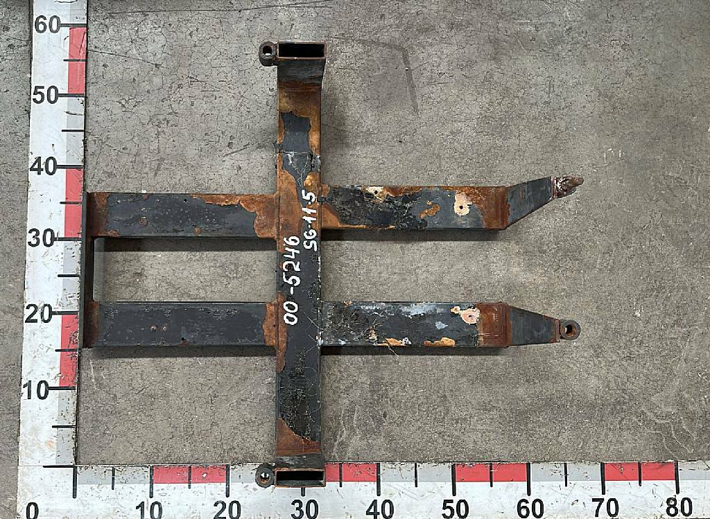 Планка аккумуляторов прижимная б/у