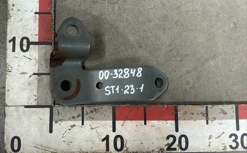 Кронштейн стойки переднего стабилизатора левый б/у