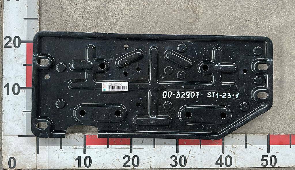 Кронштейн электронных блоков кабины б/у