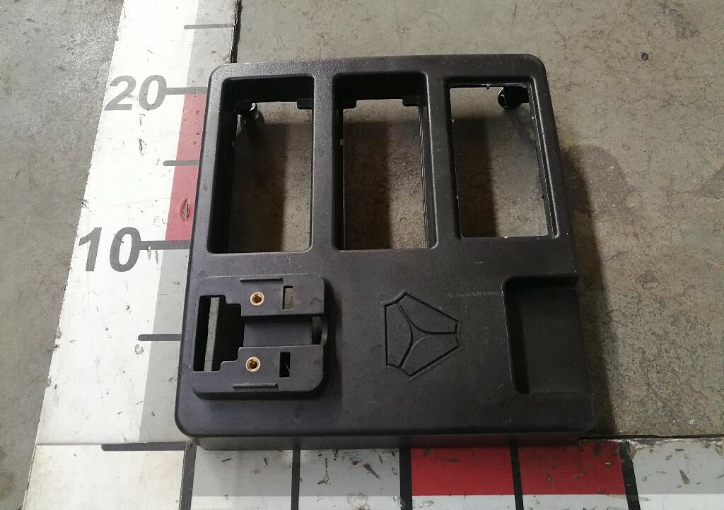 Рамка плафона спальника б/у