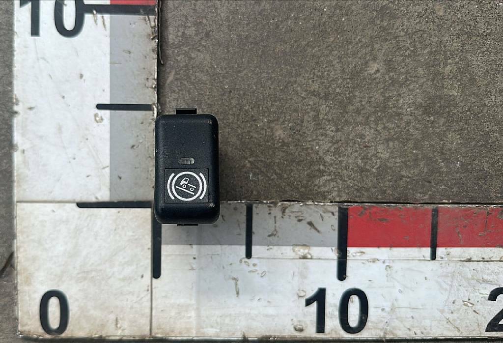 Клавиша помощи при трогании на подъеме б/у