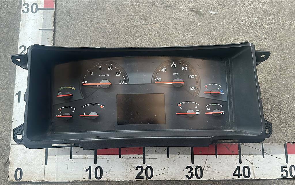 Щиток приборов б/у