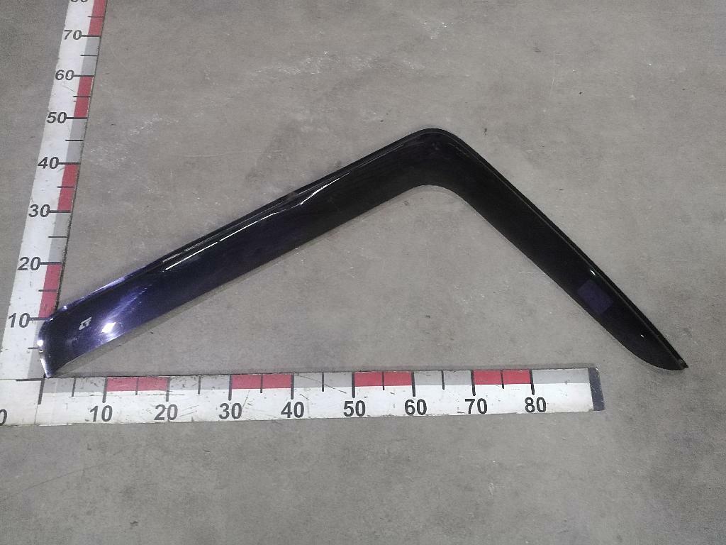 Ветровик правого стекла двери б/у