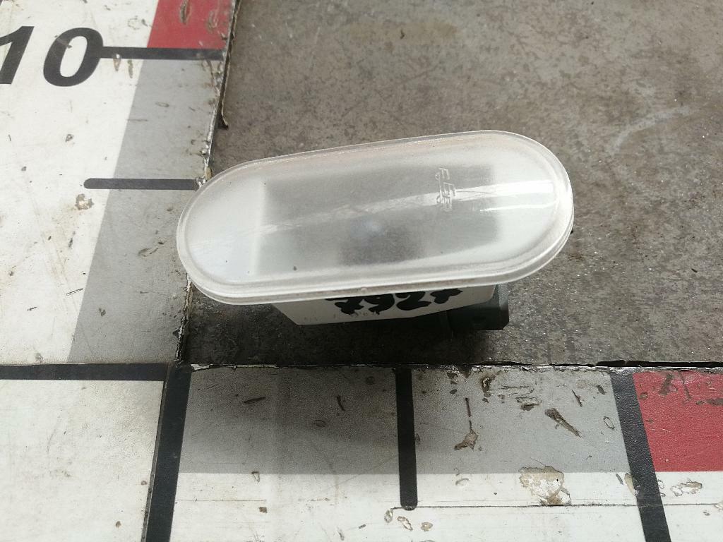 Плафон обшивки двери б/у