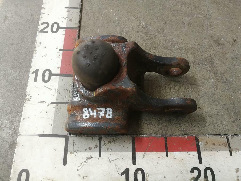 Кронштейн переднего амортизатора нижний б/у