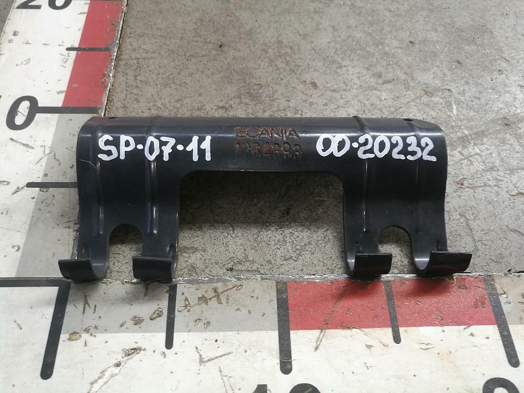 Крепление шумоизоляции двигателя б/у