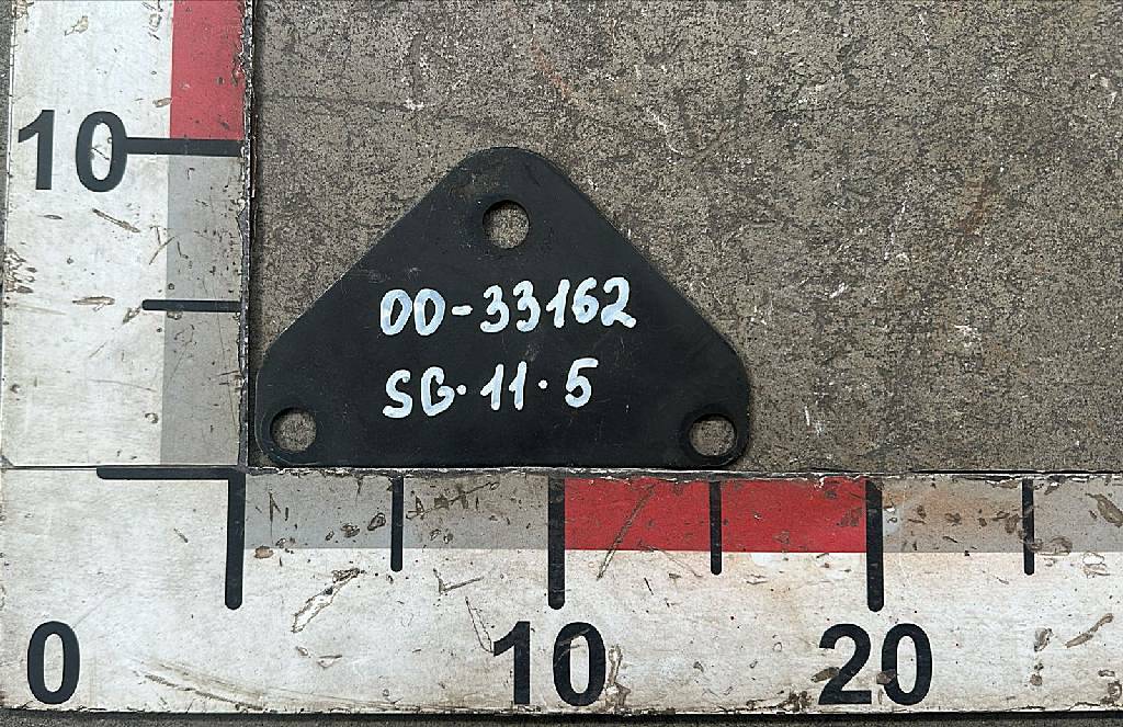 Кронштейн осушителя б/у