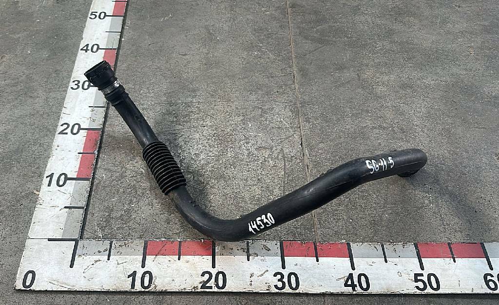 Патрубок корпуса воздушного фильтра б/у