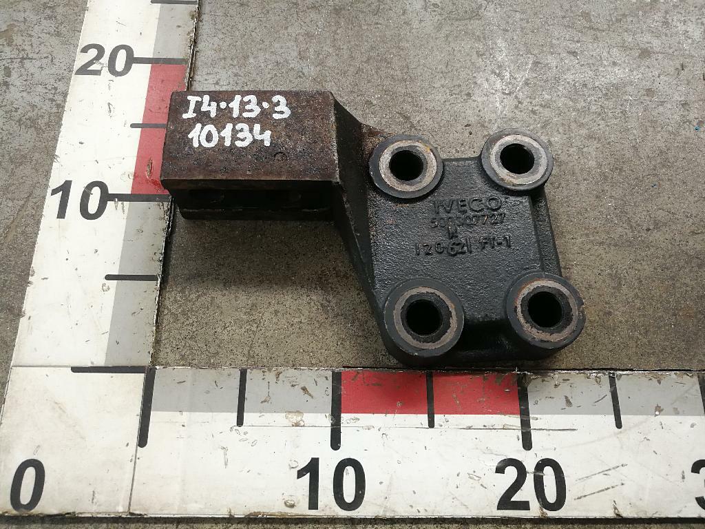 Кронштейн двигателя задний правый Cursor 10 б/у