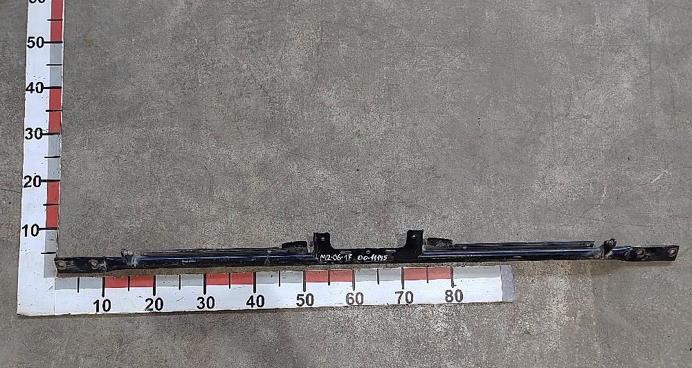 Кронштейн замка капота б/у