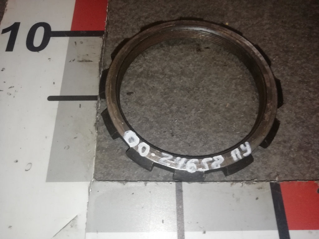 Гайка задней ступицы б/у