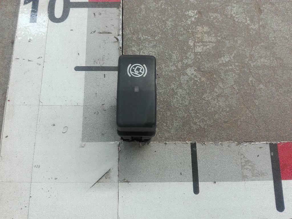 Клавиша помощи при трогании на подъеме б/у