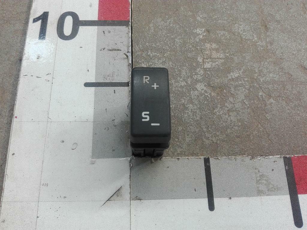 Клавиша регулировки скорости круиз контроля б/у