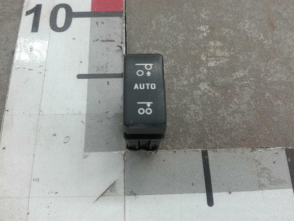 Клавиша управления подвеской б/у