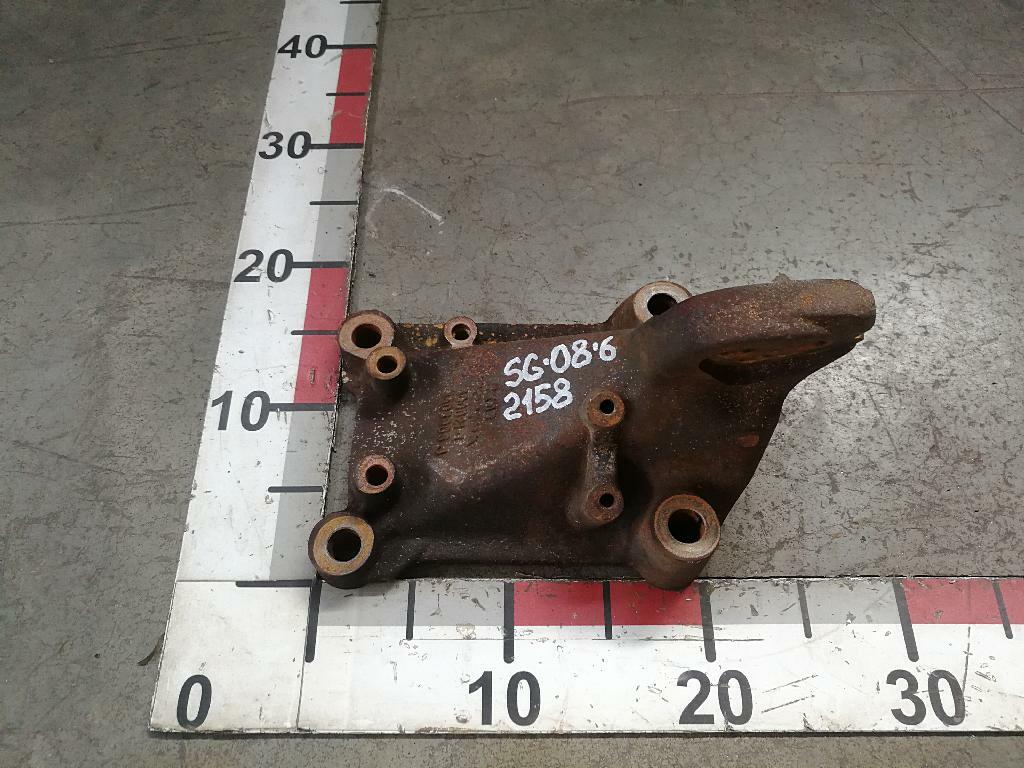 Кронштейн двигателя передний левый DC1104 б/у