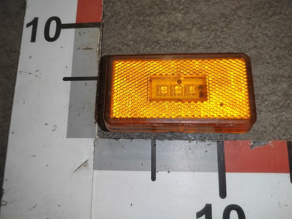 Фонарь габаритный б/у