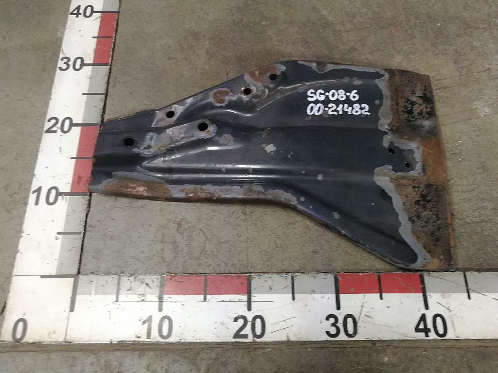 Кронштейн переднего крыла левый б/у