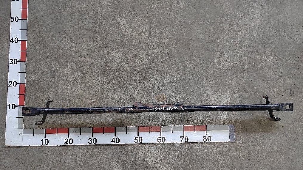 Кронштейн замка капота б/у