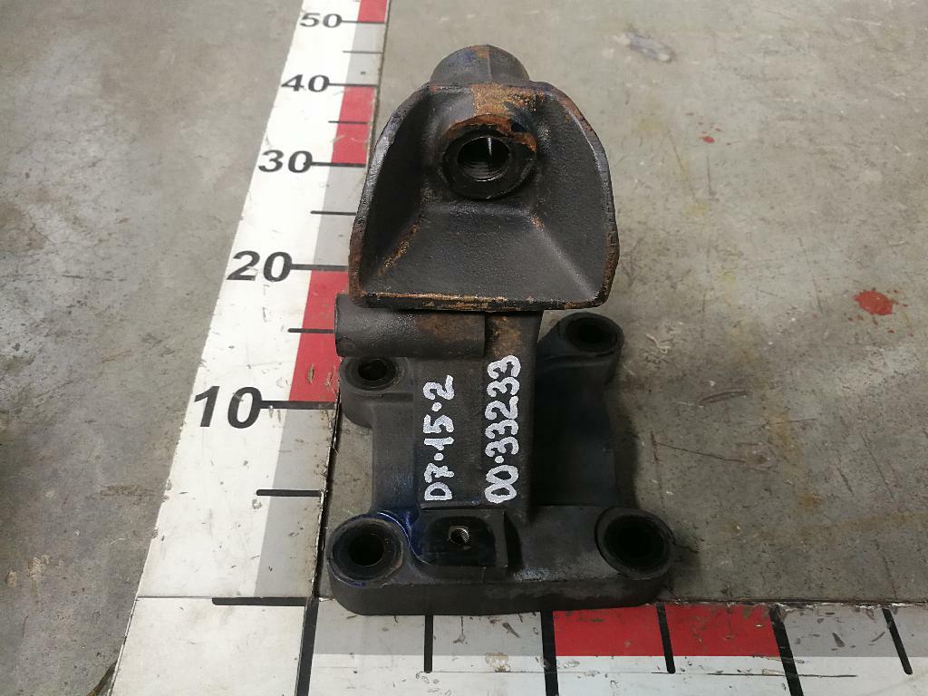 Кронштейн двигателя передний левый б/у
