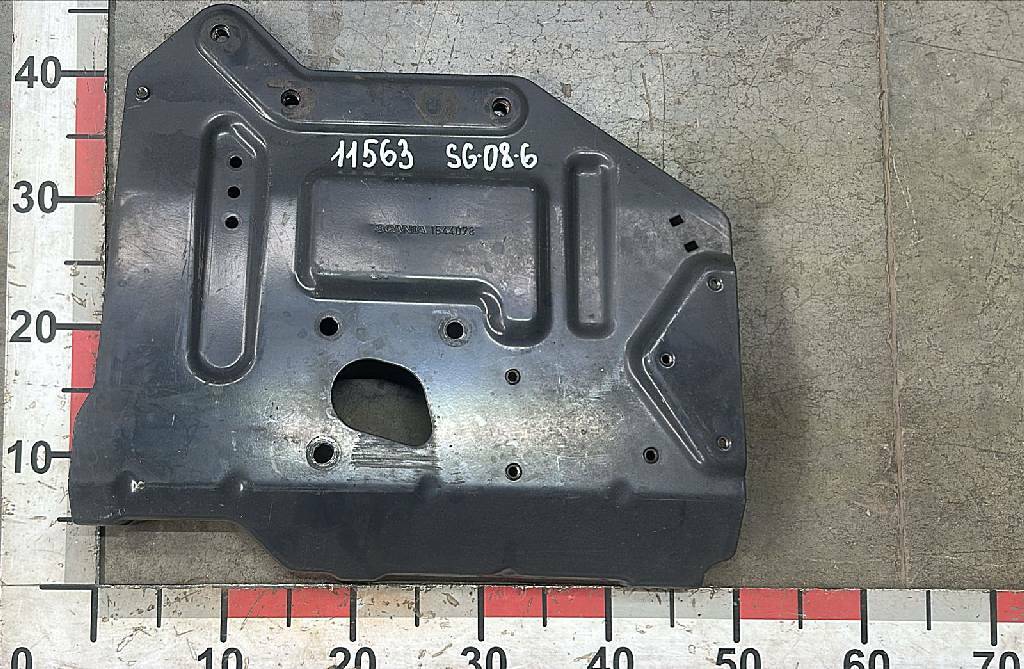 Кронштейн осушителя б/у