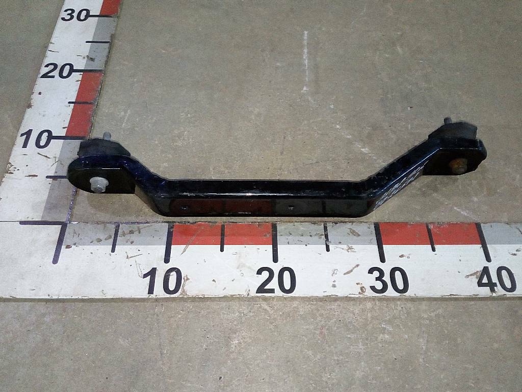 Кронштейн воздухозаборника б/у