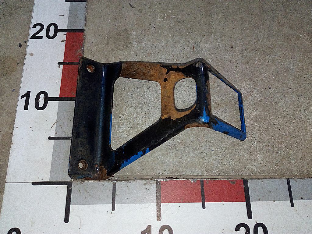 Кронштейн габаритного фонаря б/у