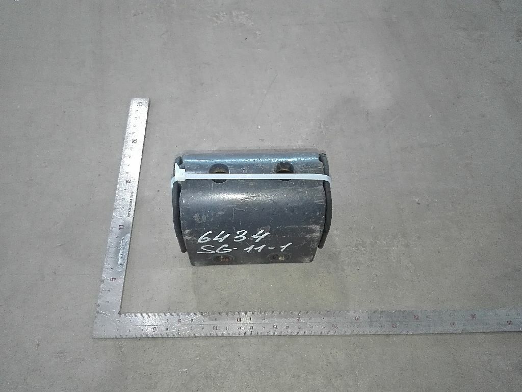 Кронштейн переднего стабилизатора нижний б/у