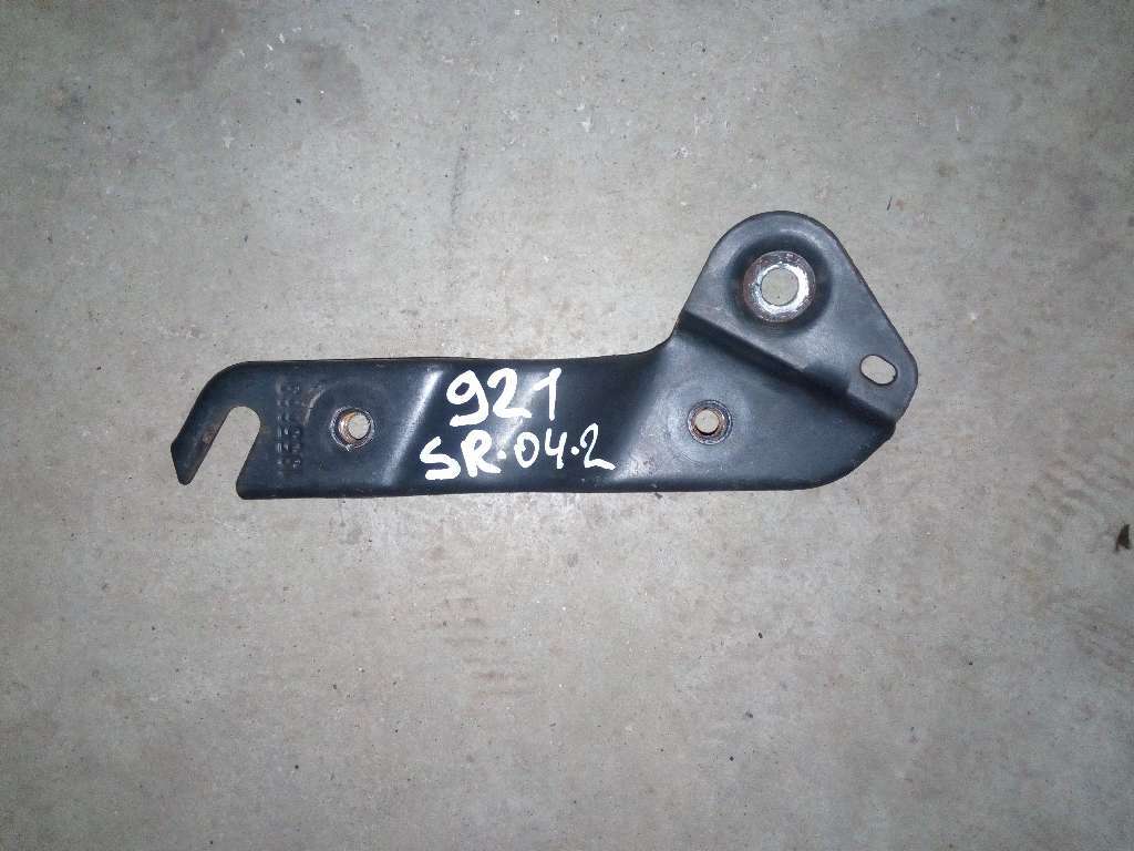 Кронштейн солнцезащитного козырька левый б/у