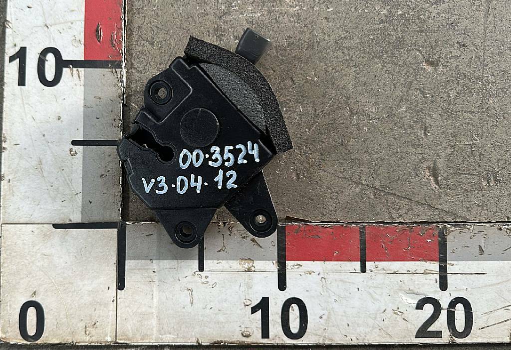 Ручка правой двери внутренняя б/у