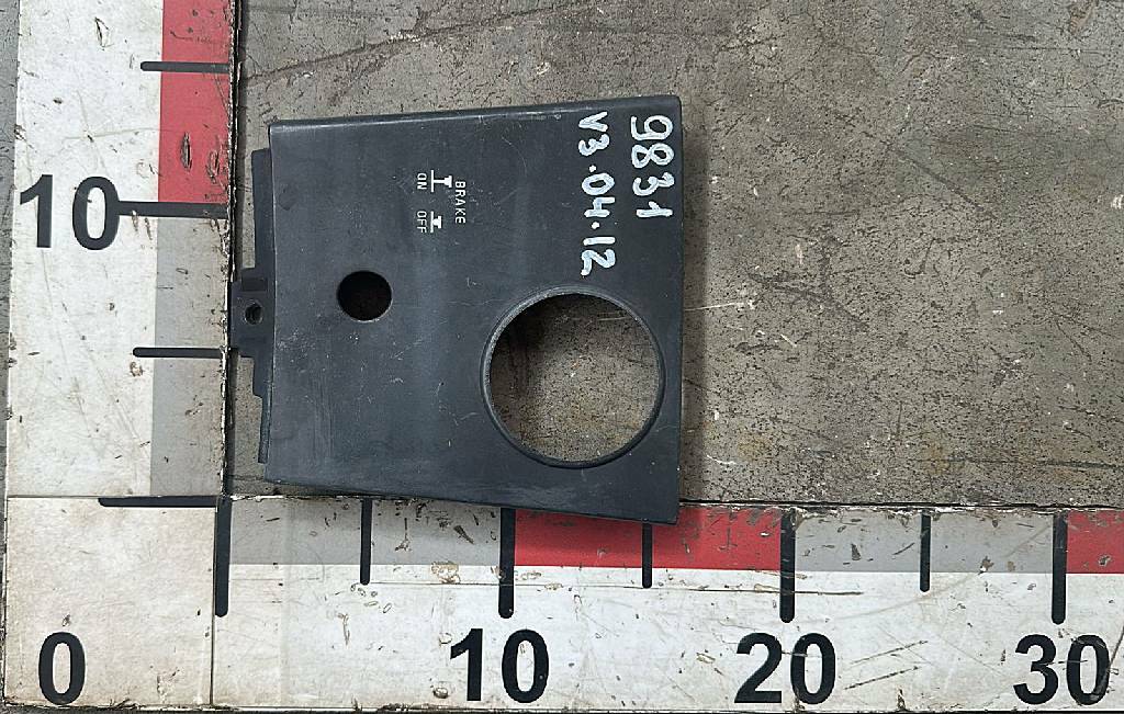 Накладка панели приборов б/у