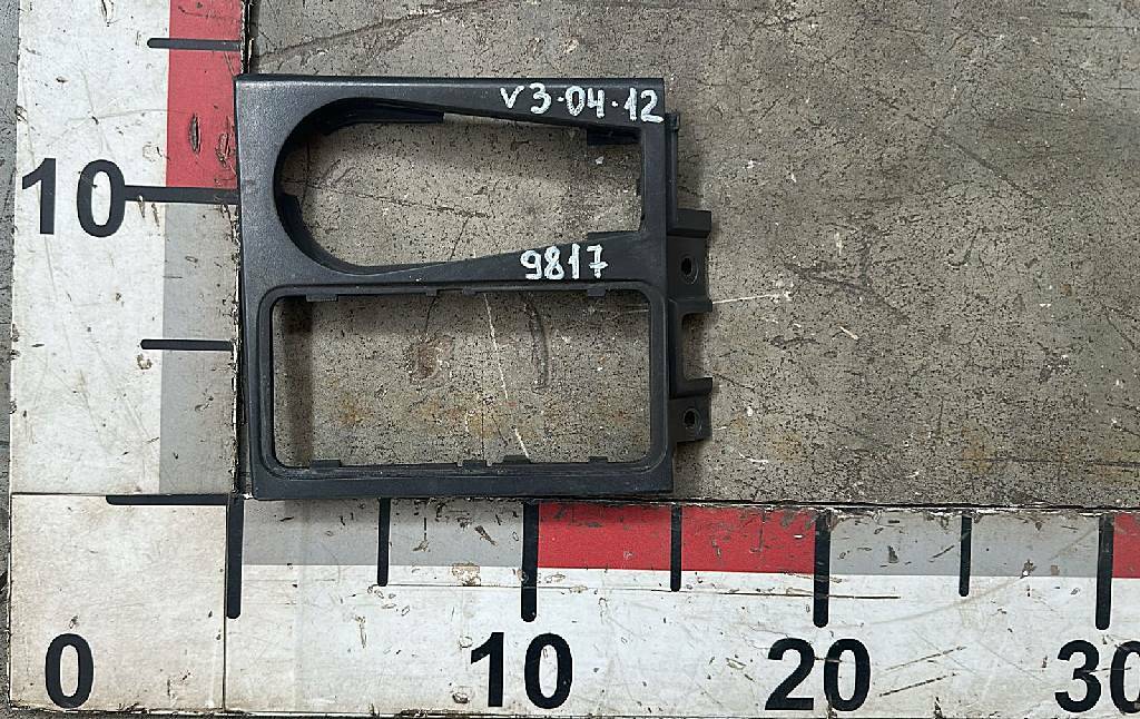 Рамка блока управления светом б/у