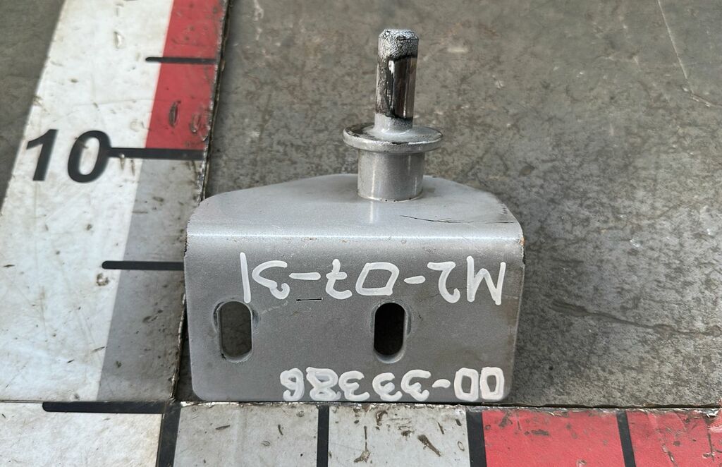 Кронштейн верхнего спальника левый б/у