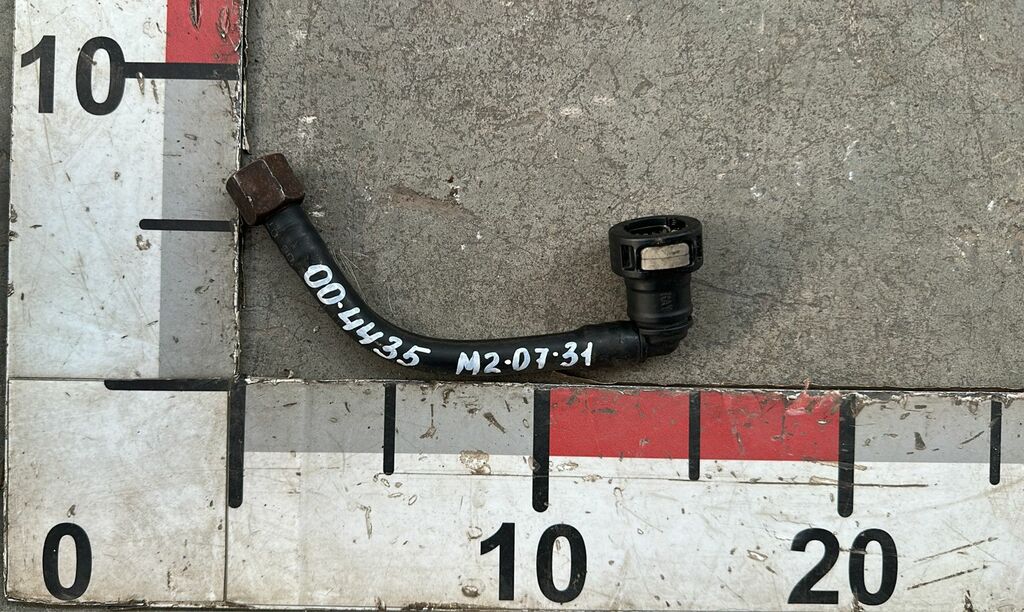 Трубка топливная D2066 б/у