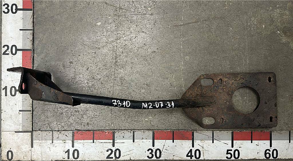 Кронштейн переднего крыла передний правый б/у