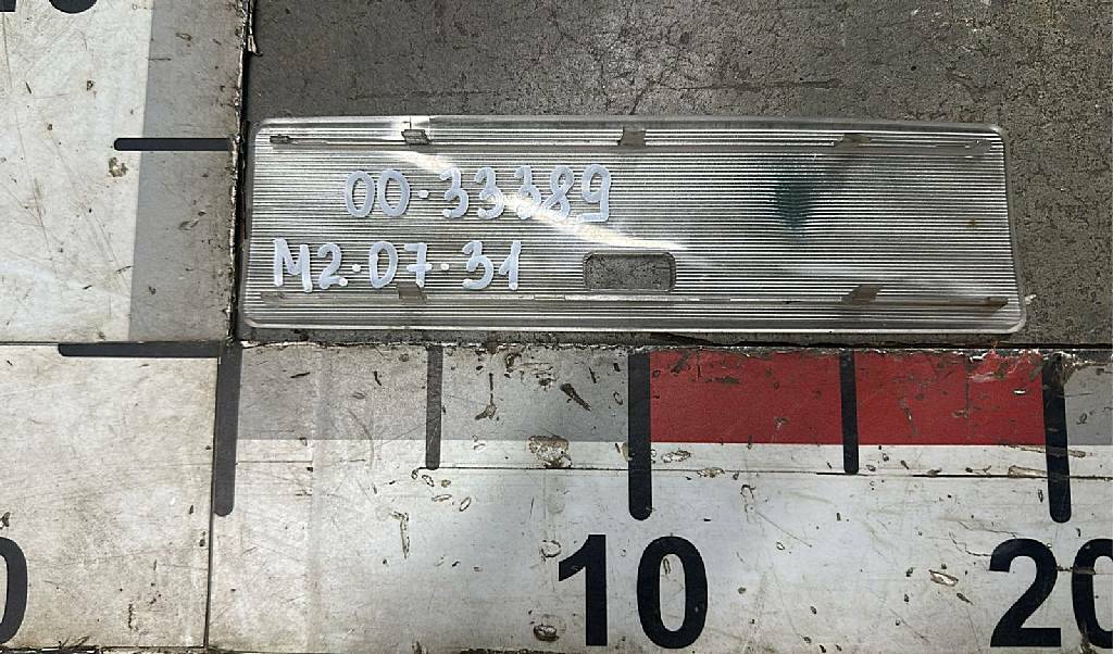 Стекло плафона салона б/у