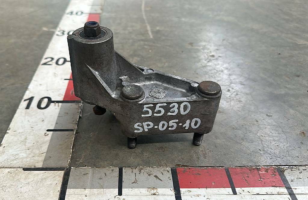 Кронштейн кулисы б/у